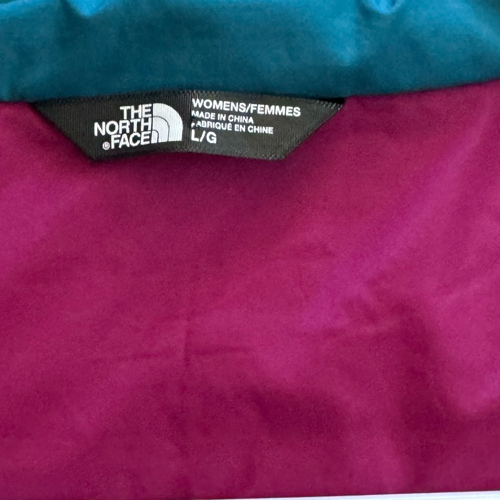 The North Face Women’s Bombay Jacket - Picture 7 of 10